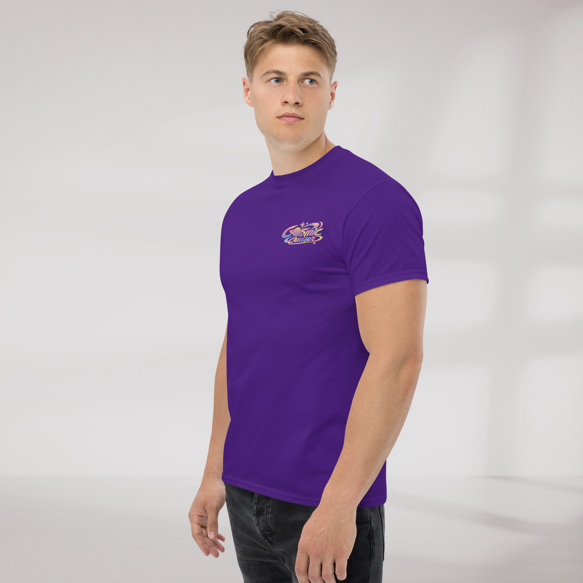 Cosmic Cruiser T-Shirt Soft – Farbe Lila – Ansicht 4