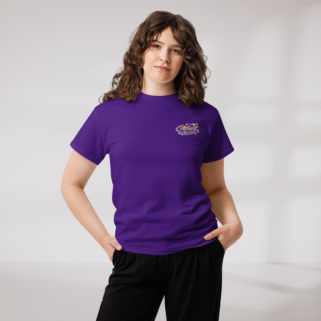 Cosmic Cruiser T-Shirt Soft – Farbe Lila – Ansicht 6
