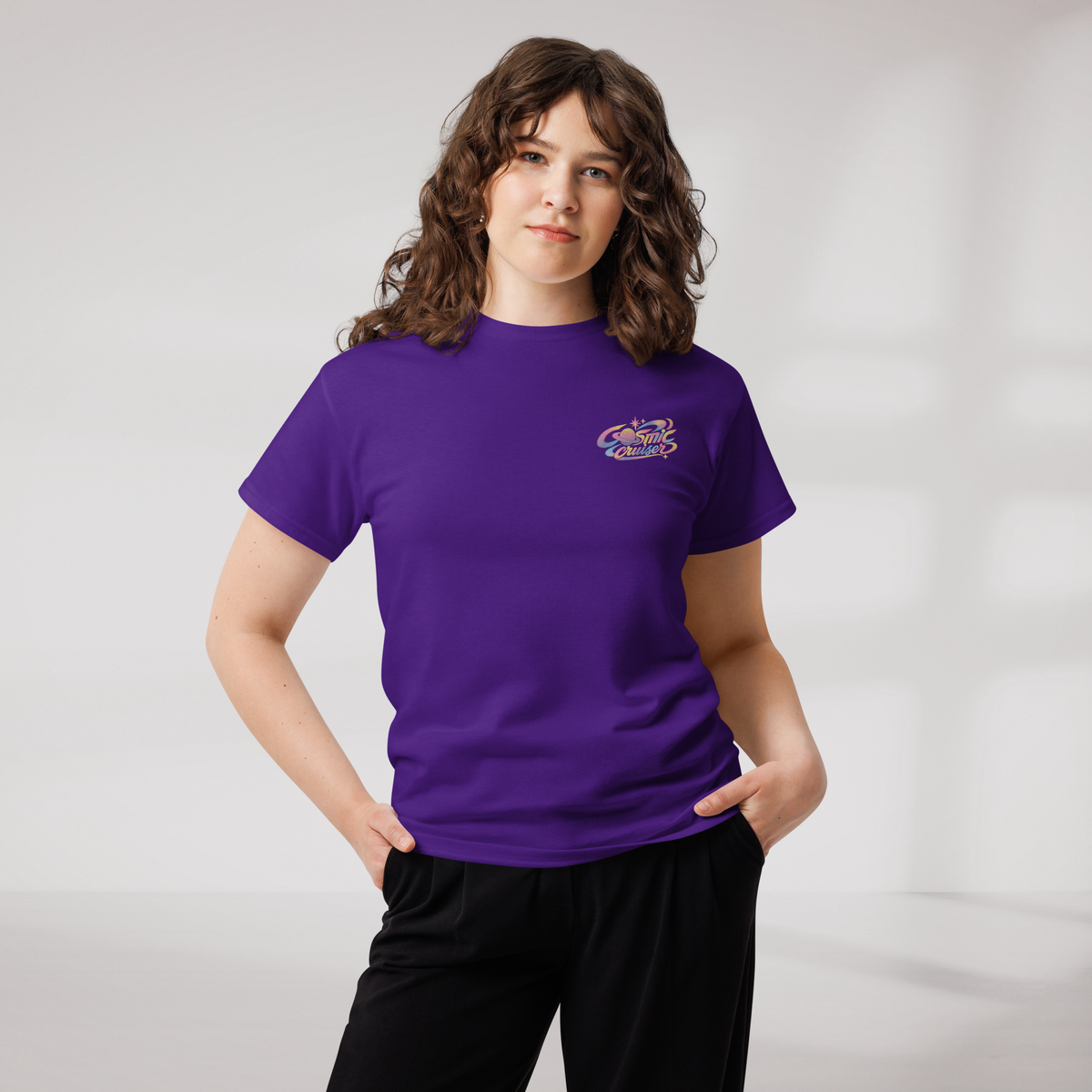 Cosmic Cruiser T-Shirt Soft – Farbe Lila – Ansicht 6