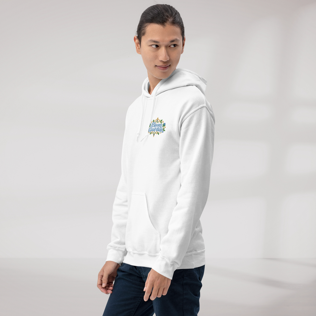 Bloom Guardian Hoodie Soft (M) – Farbe Weiß – Ansicht 3