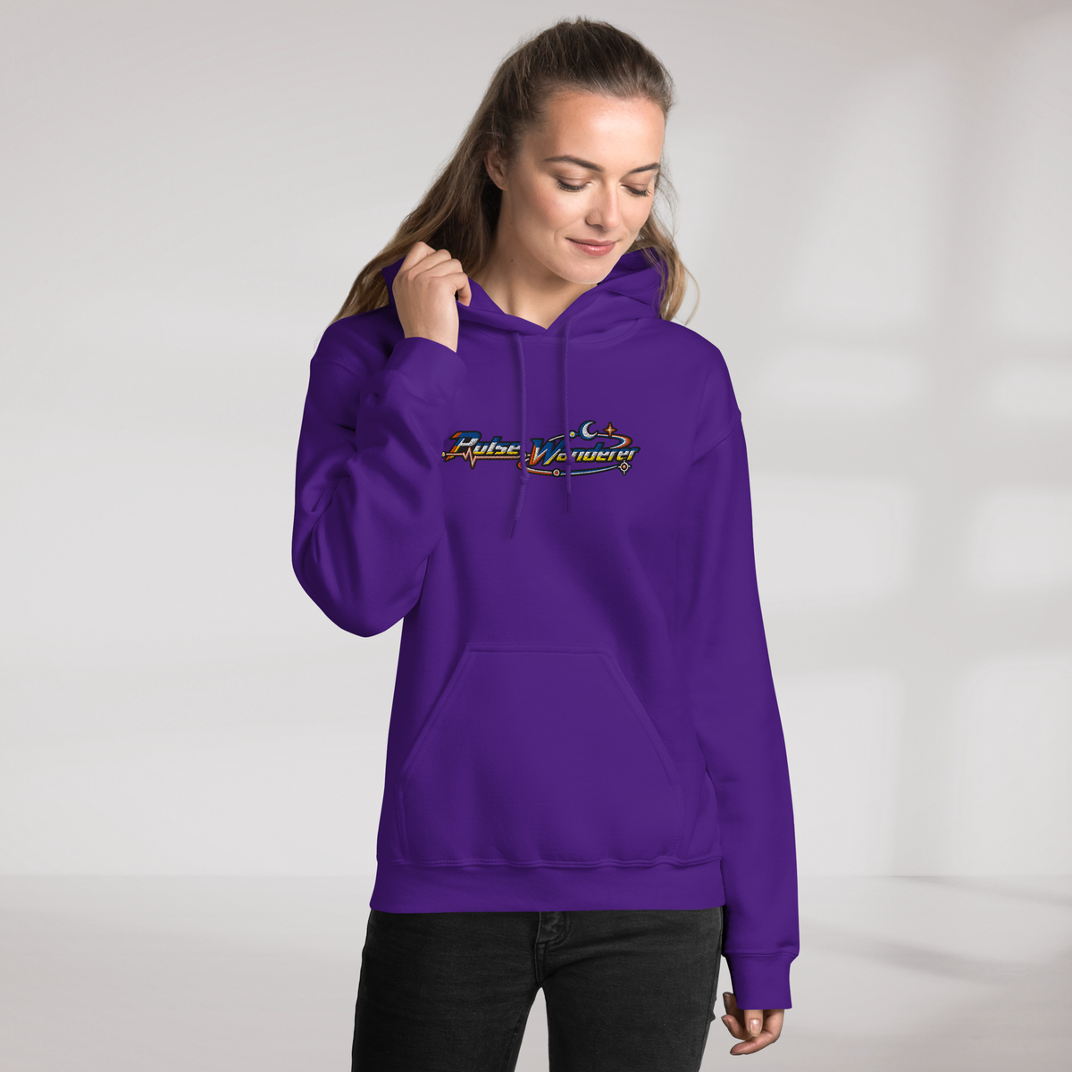 Pulse Wanderer Hoodie Retro – Farbe Lila – Ansicht 10