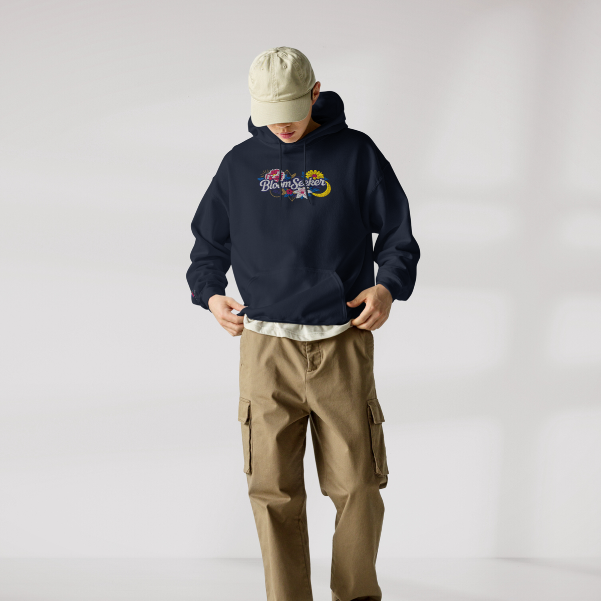 Bloom Seeker Hoodie Vibrant – Farbe Navy – Ansicht 4