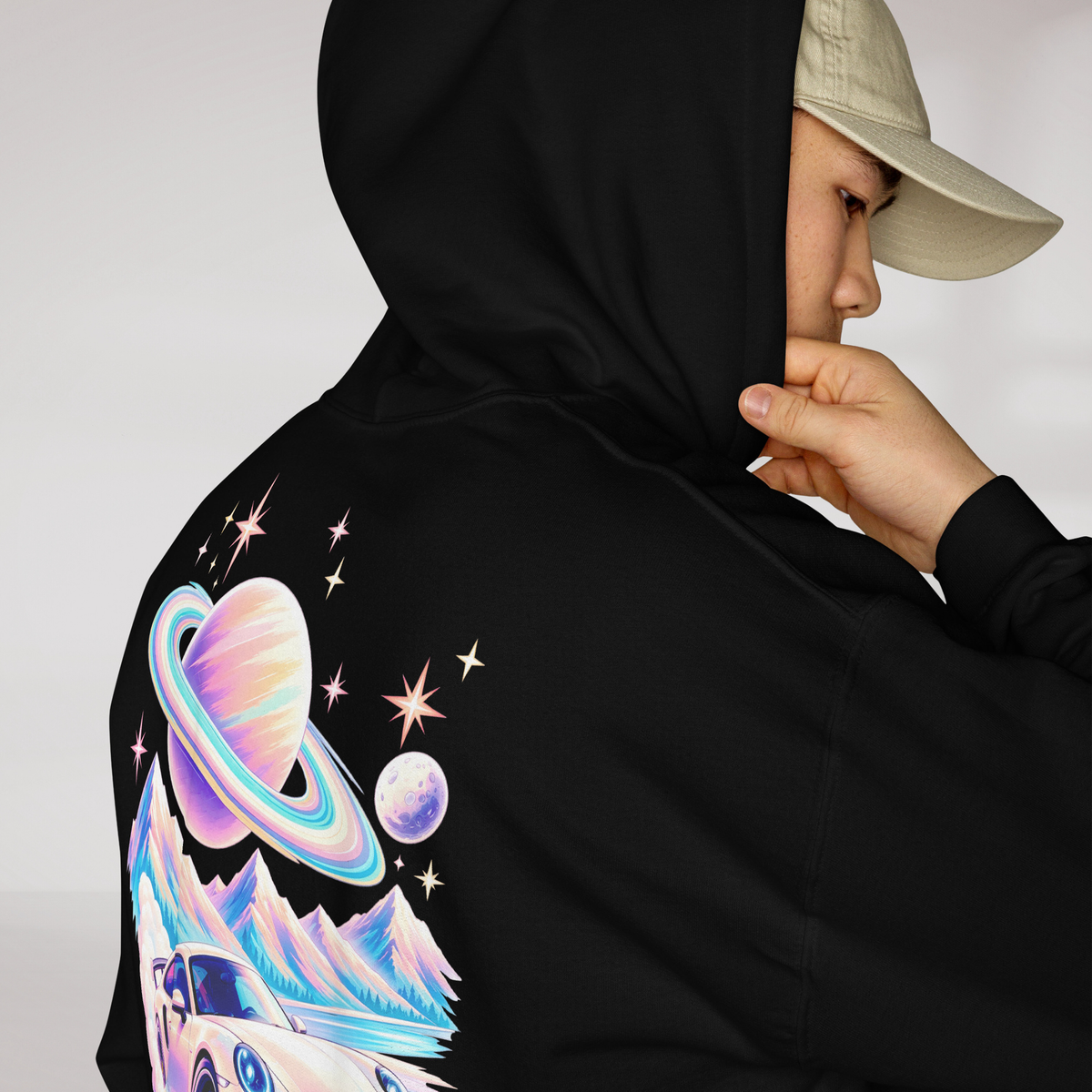 Cosmic Cruiser Hoodie Soft – Farbe Schwarz – Ansicht 4