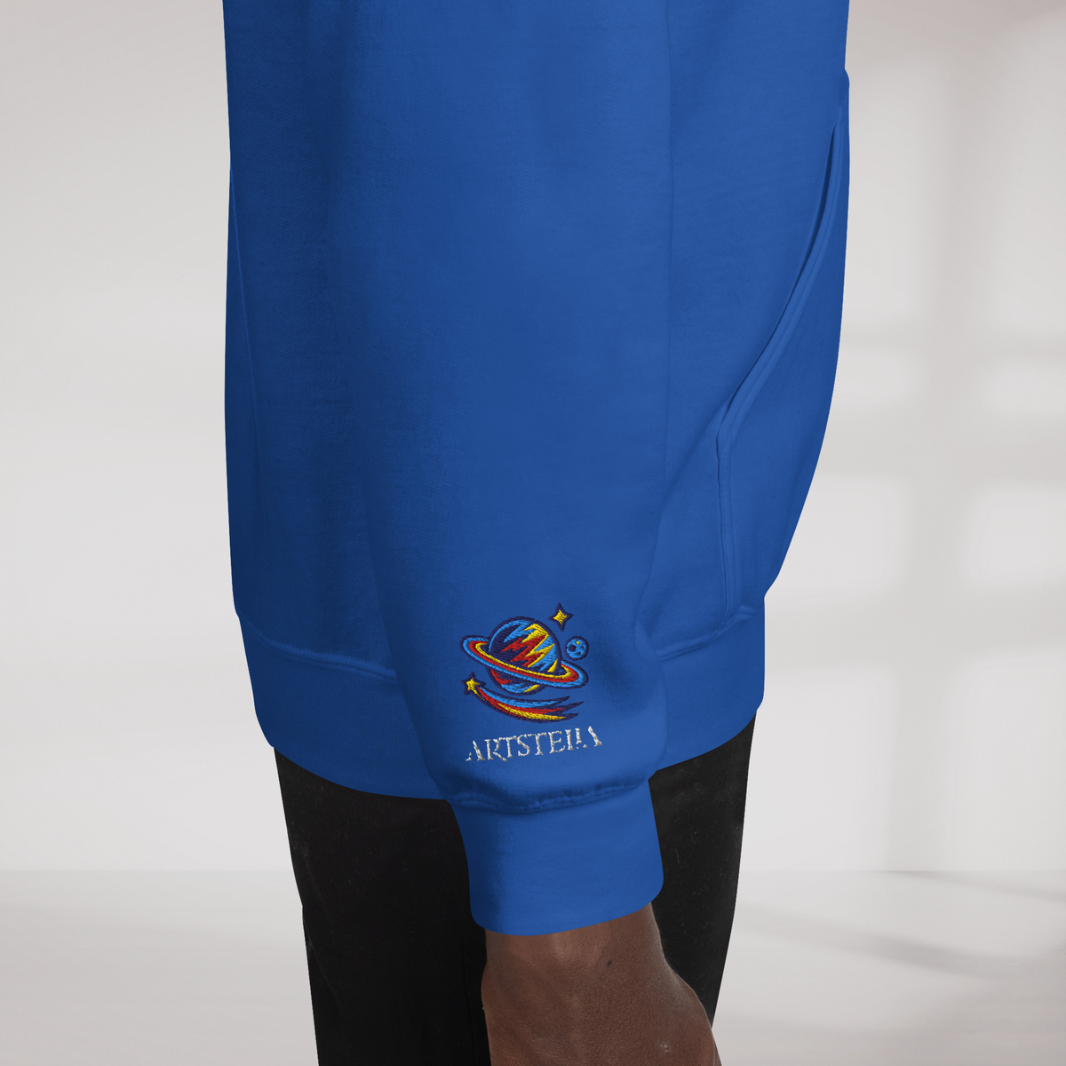 Cosmic Cruiser Hoodie Vibrant – Farbe Royalblau – Ansicht 3