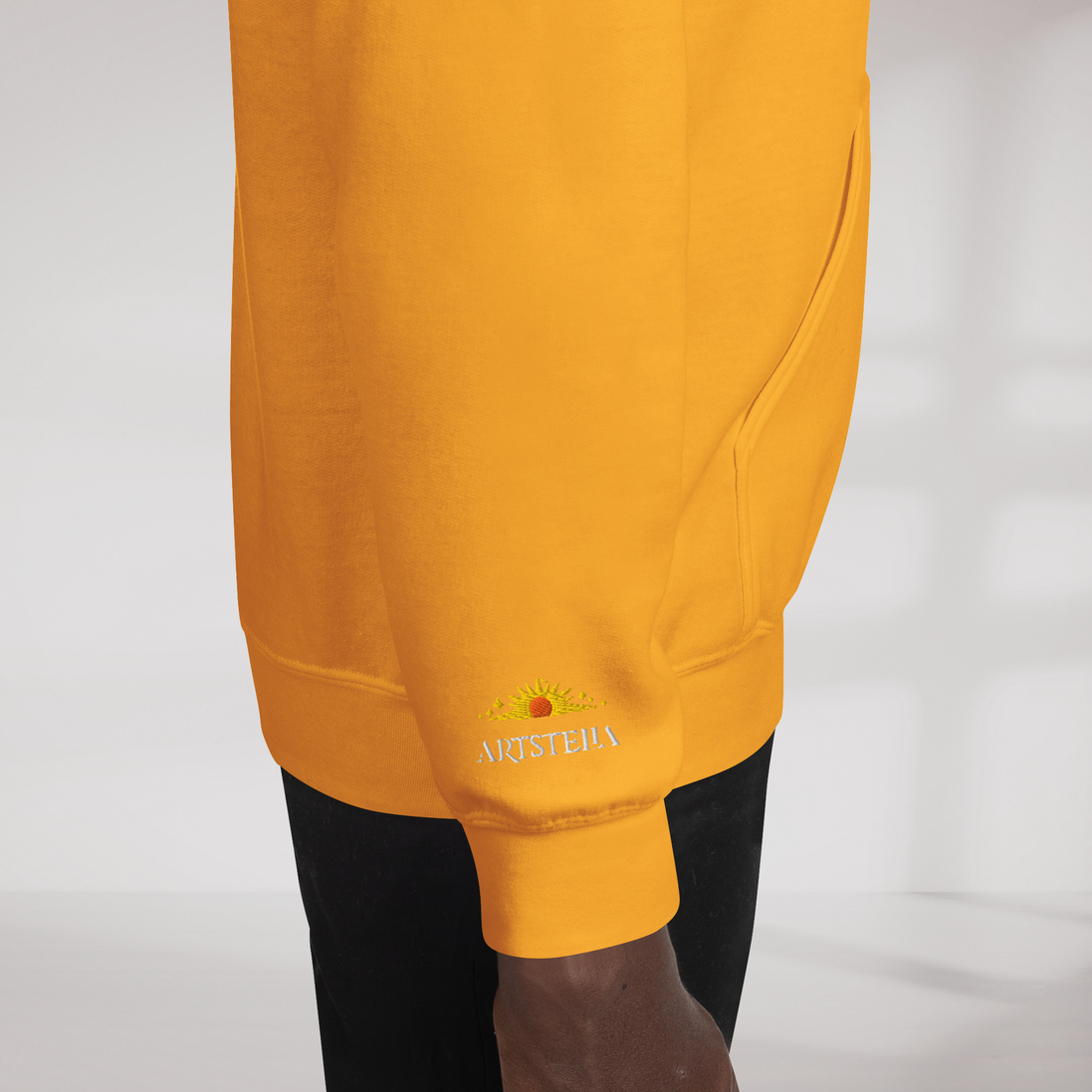 Cosmic Dreamer Hoodie Vibrant Grün ver. – Farbe Gold – Ansicht 7
