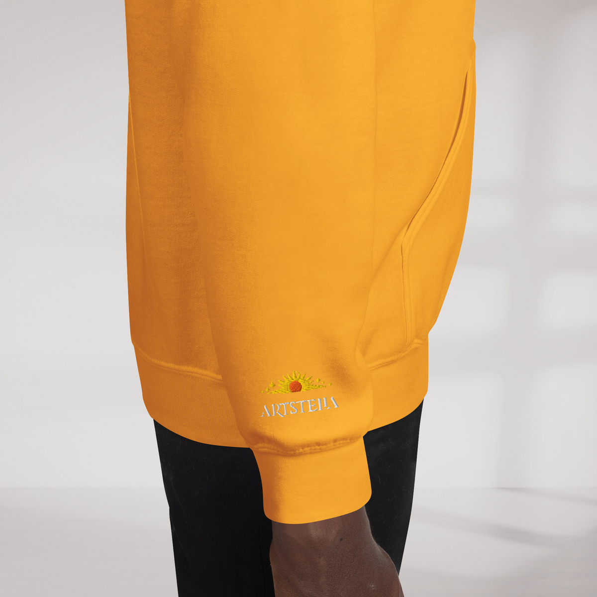 Cosmic Dreamer Hoodie Vibrant Grün ver. – Farbe Gold – Ansicht 7