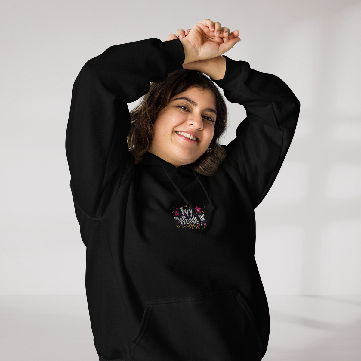 Ivy Wanderer Hoodie Vibrant (F) – Farbe Schwarz – Ansicht 7