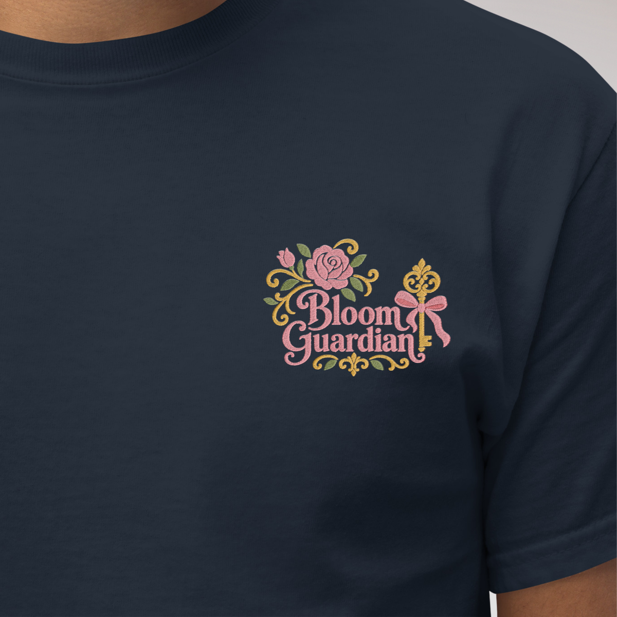 Bloom Guardian T-Shirt Soft (F) – Farbe Navy – Ansicht 2