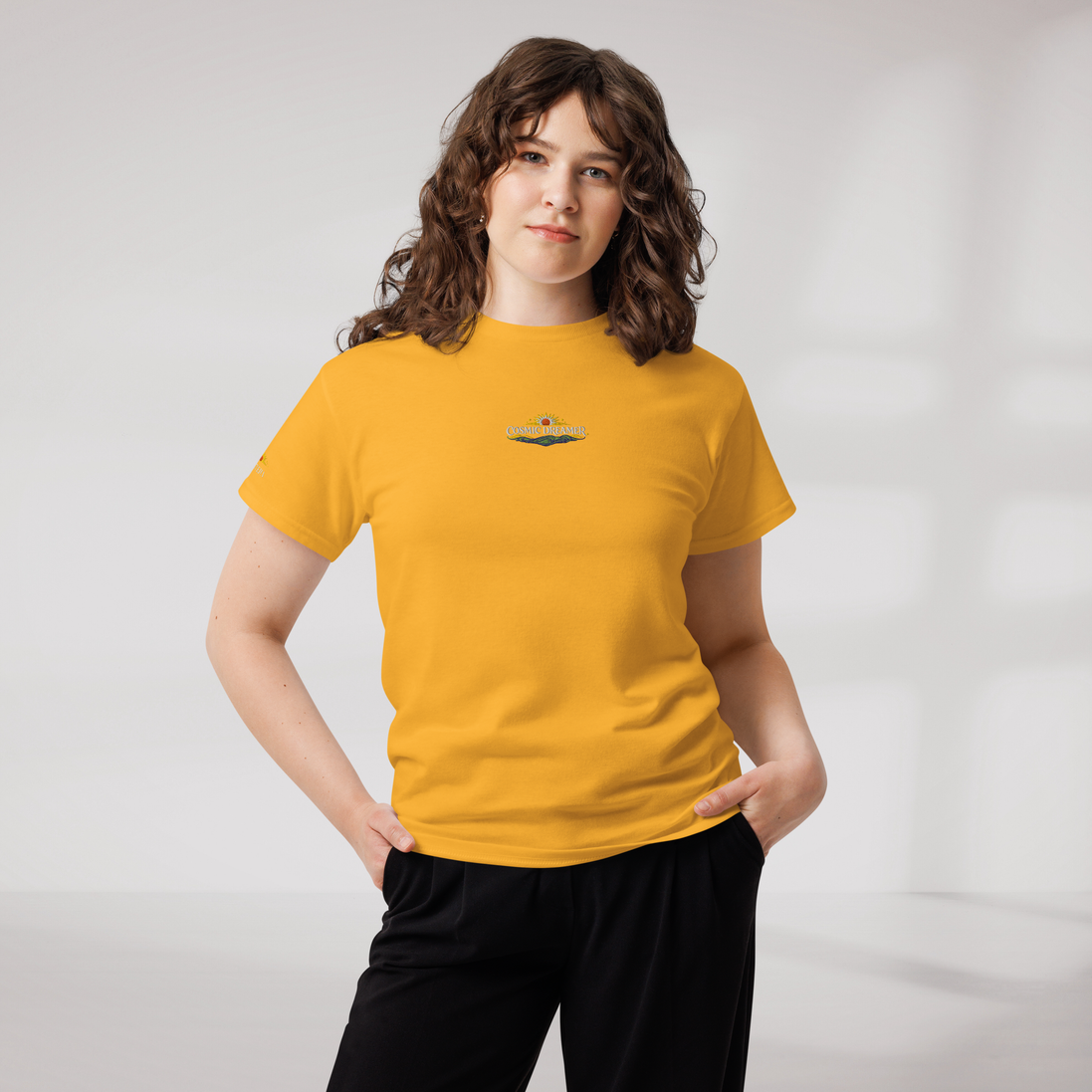 Cosmic Dreamer T-Shirt Vibrant Grün ver. – Farbe Gold – Ansicht 7