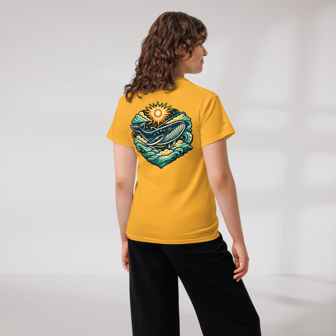 Cosmic Dreamer T-Shirt Vibrant Grün ver. – Farbe Gold – Ansicht 8