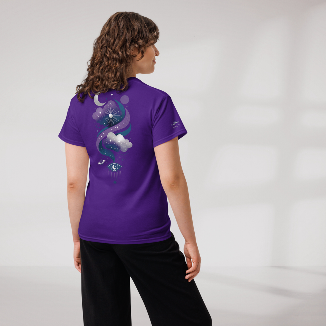 Cosmic Dreamer T-Shirt Mystisch – Farbe Lila – Ansicht 8